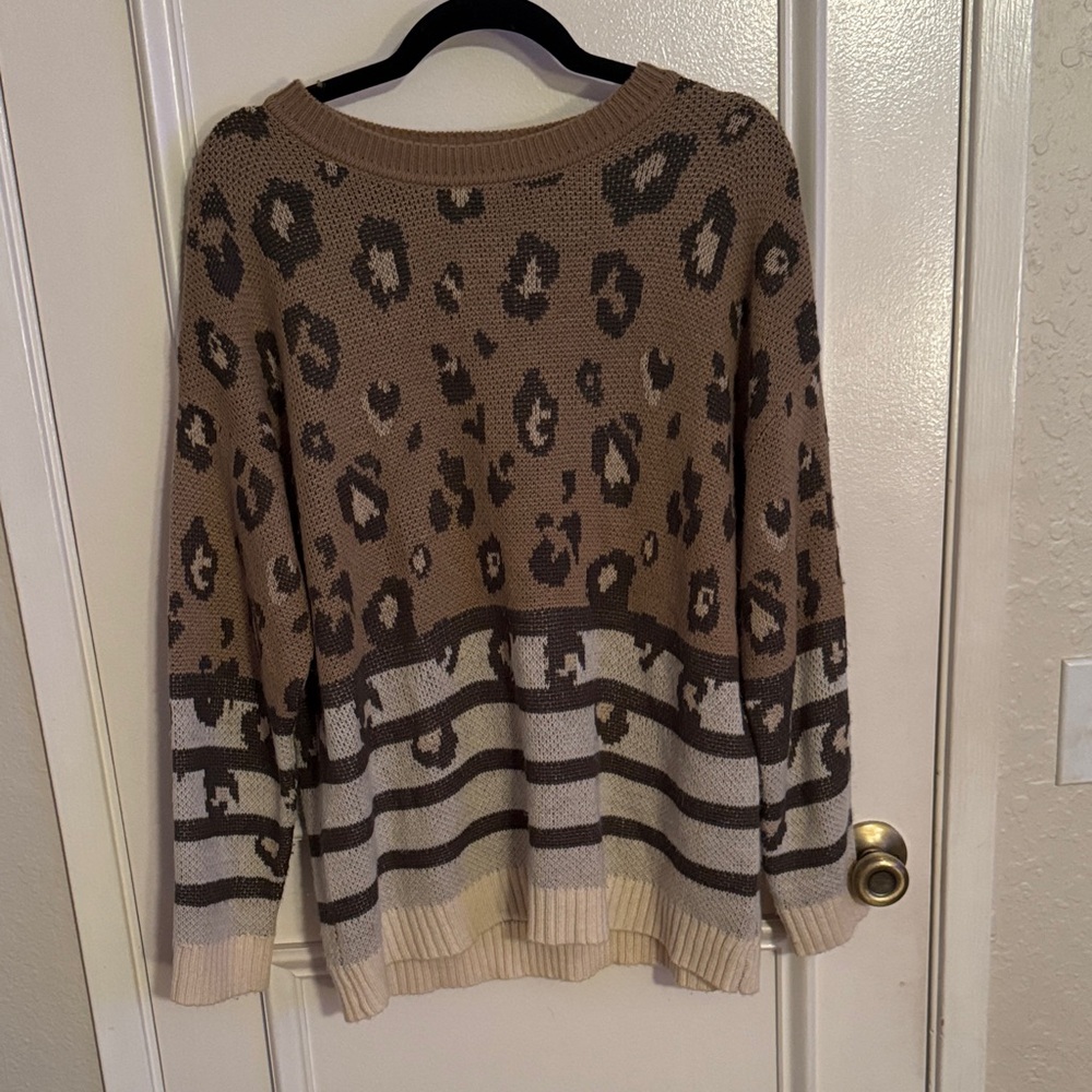 ANDREE BY UNIT Leopard Patterned Tan and Cream Sweater - Picture 4 of 9